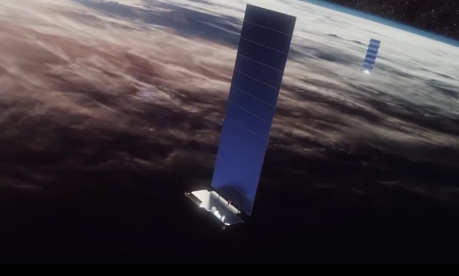 SpaceX أطلقت أول 60 قمر ضمن كوكبة Starlink لتوصيل الإنترنت للعالم