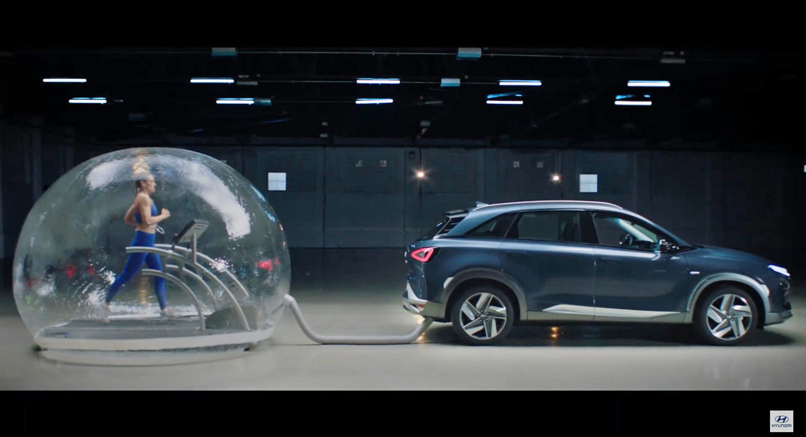 شاهد: لاعبة أولمبية تستنشق عادم سيارات هيونداي Nexos داخل فقاعة