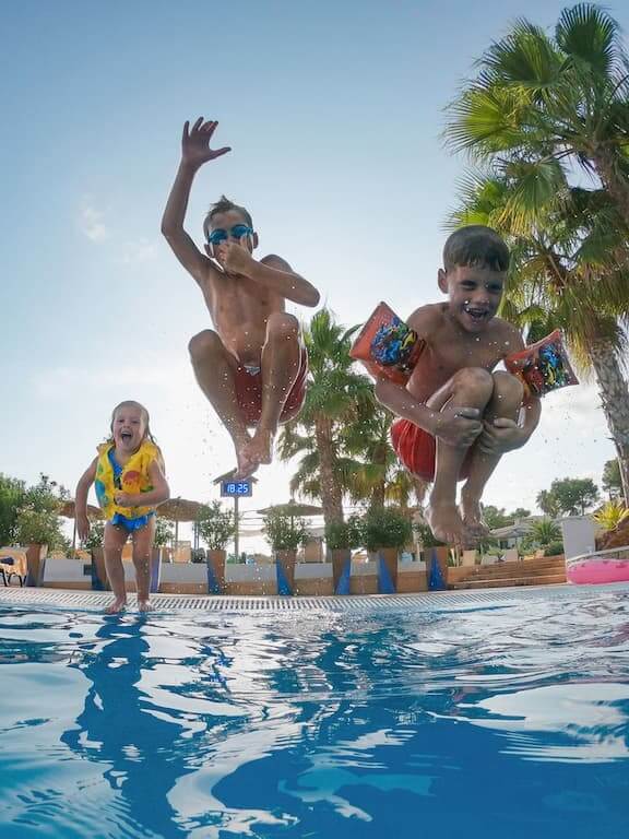 gopro hero 8 black - قو برو هيرو 8 بلاك صورة تزلج صورة قفز