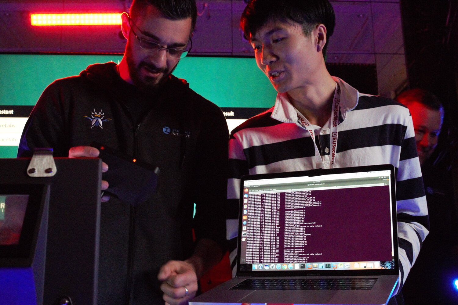 باحثان أمنيان يحصلان على 60 ألف دولار نظير اختراقهم سماعات أمازون إيكو 1