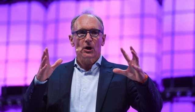 تيم بيرنز لي مخترع الإنترنت يطرح خطة كبرى لإصلاح الإنترنت