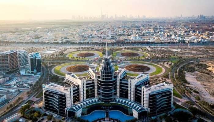 لقاء مع نائب رئيس SMG EMEA للحديث حول مركز ابتكار إنتل في دبي