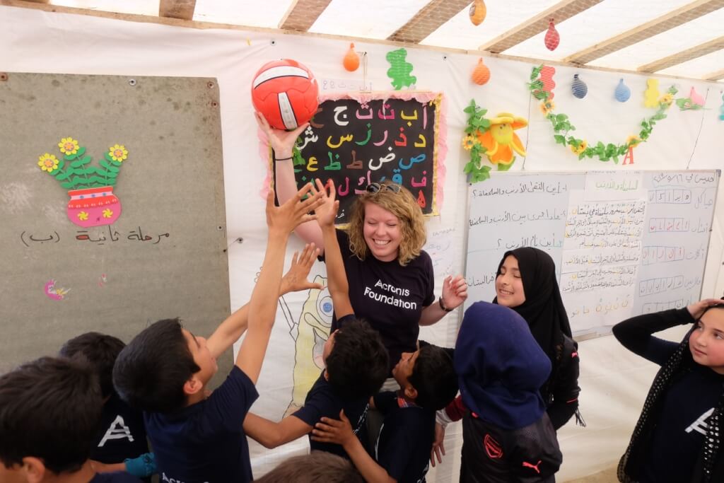 كيف تُساهم مؤسسة أكرونيس في تنمية المجتمعات و تمكين دور المرأة في شتى القطاعات