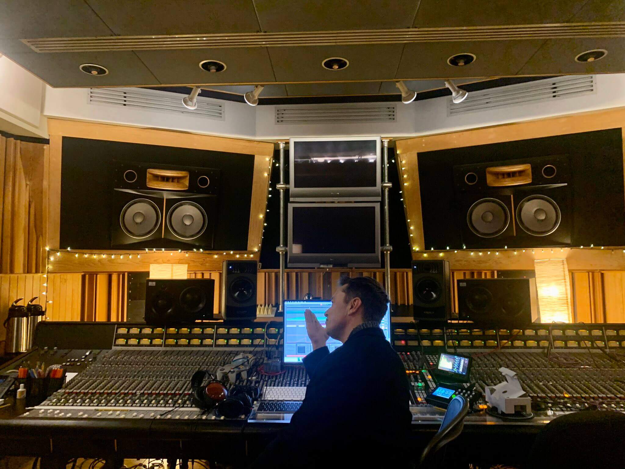 أغنية إيلون ماسك ضمن أفضل عشرة أغاني على ساوند كلاود