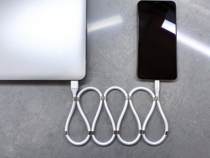 كابل USB جديد مع حلقات مغناطيسية، سيجعلك تنسى التشابك والمشاكل الأخرى