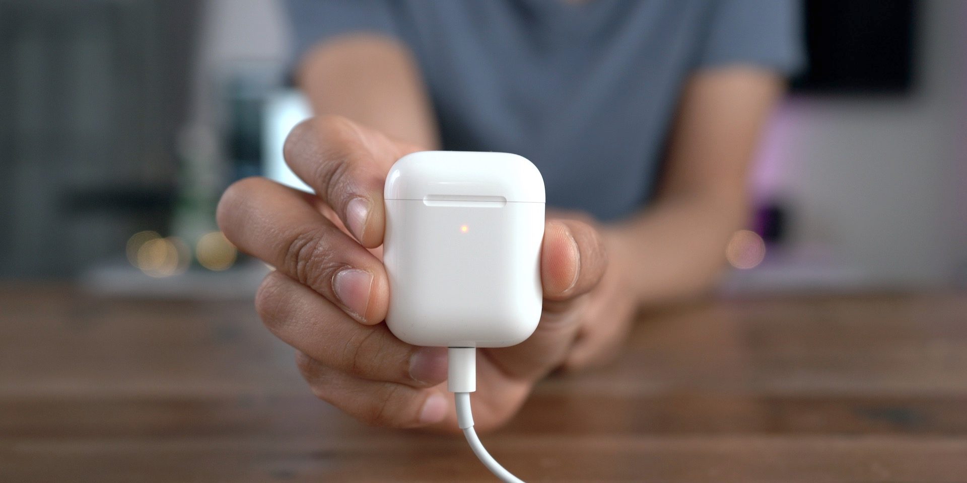 إعادة شحن سماعات أبل AirPods