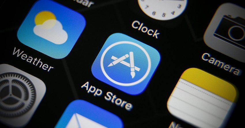 أبل ترفض وجود منصة ألعاب فيسبوك على متجر التطبيقات