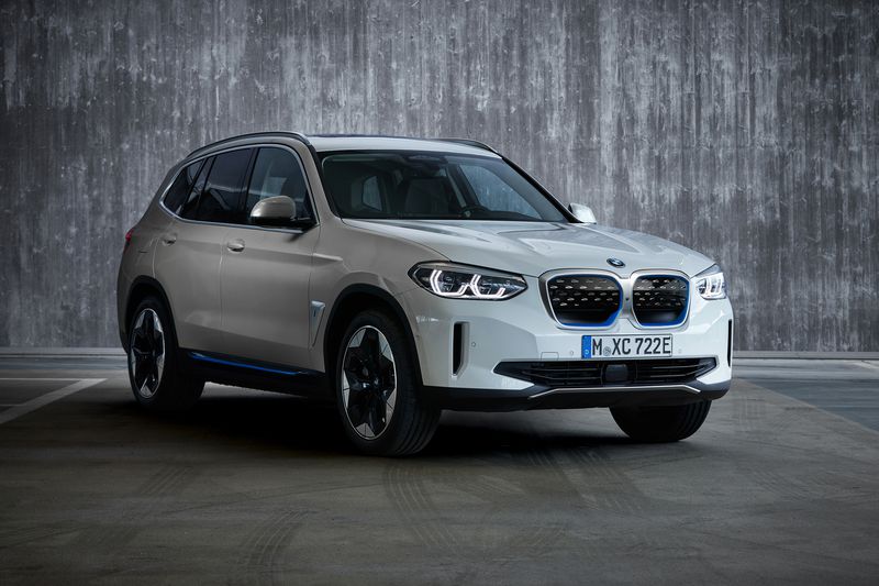 BMW iX3 10