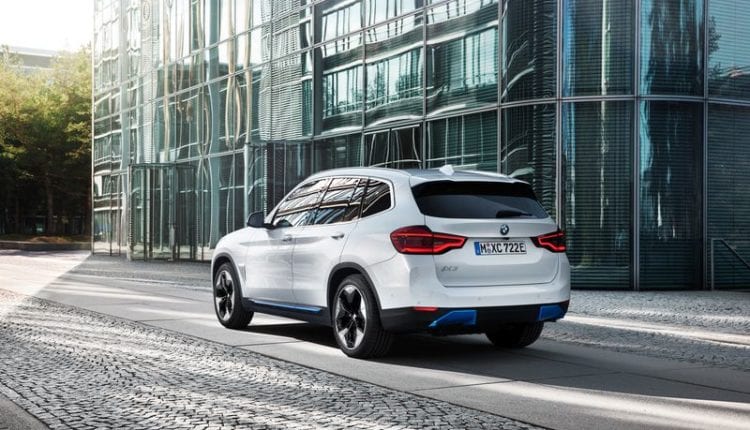 BMW iX3 12