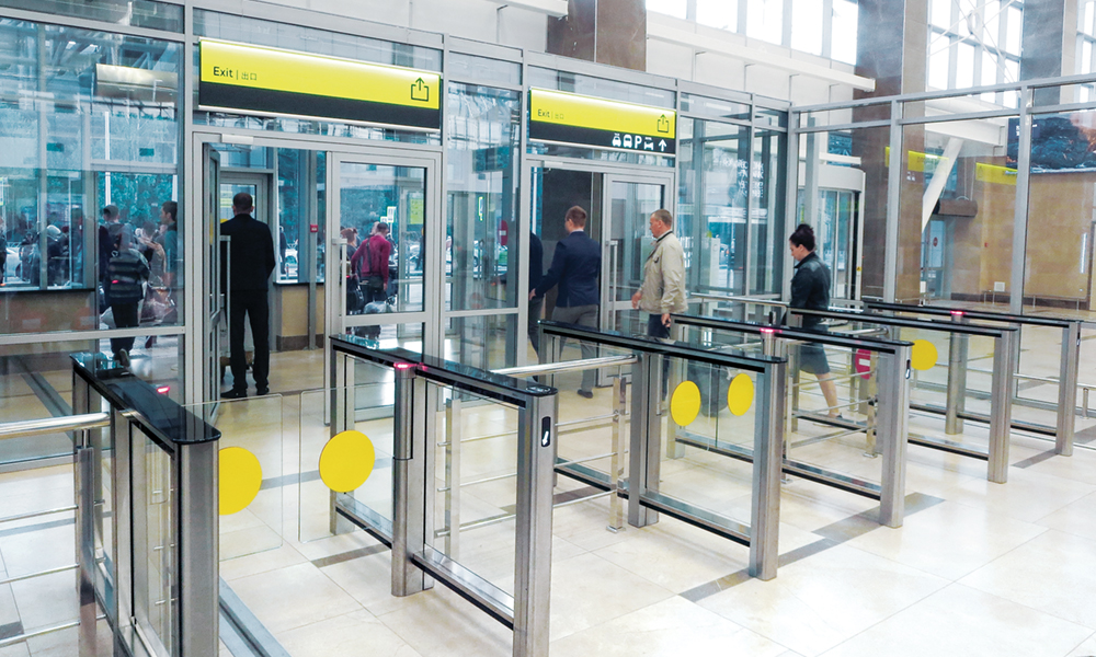 الأنظمة الأمنية دون لمس لم تعد خياراً، بل ضرورة في عالم اليوم