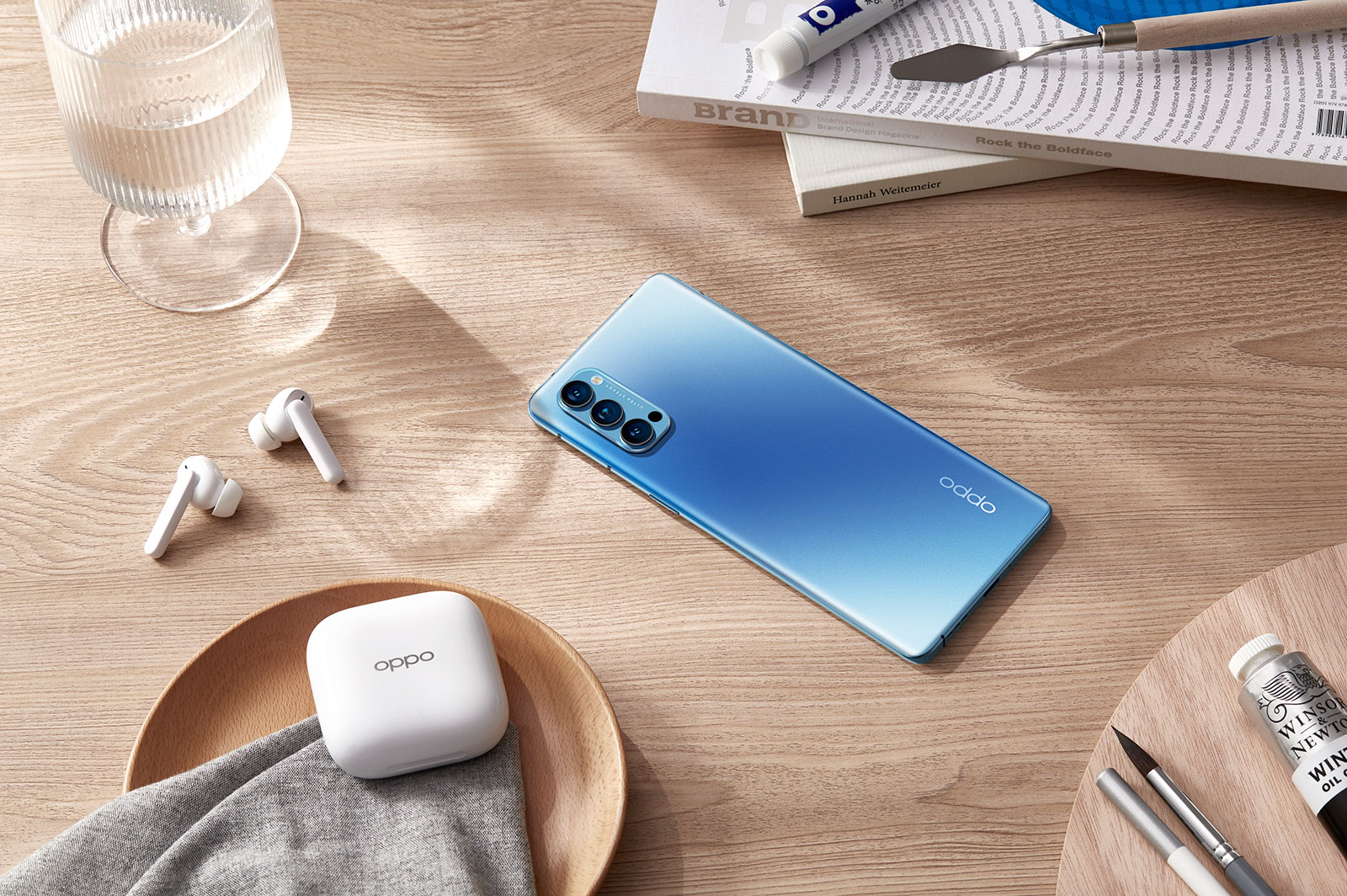 أوبو تبدع في تصميم أوبو رينو 4 النحيف للغاية مع تقنية Reno Glow