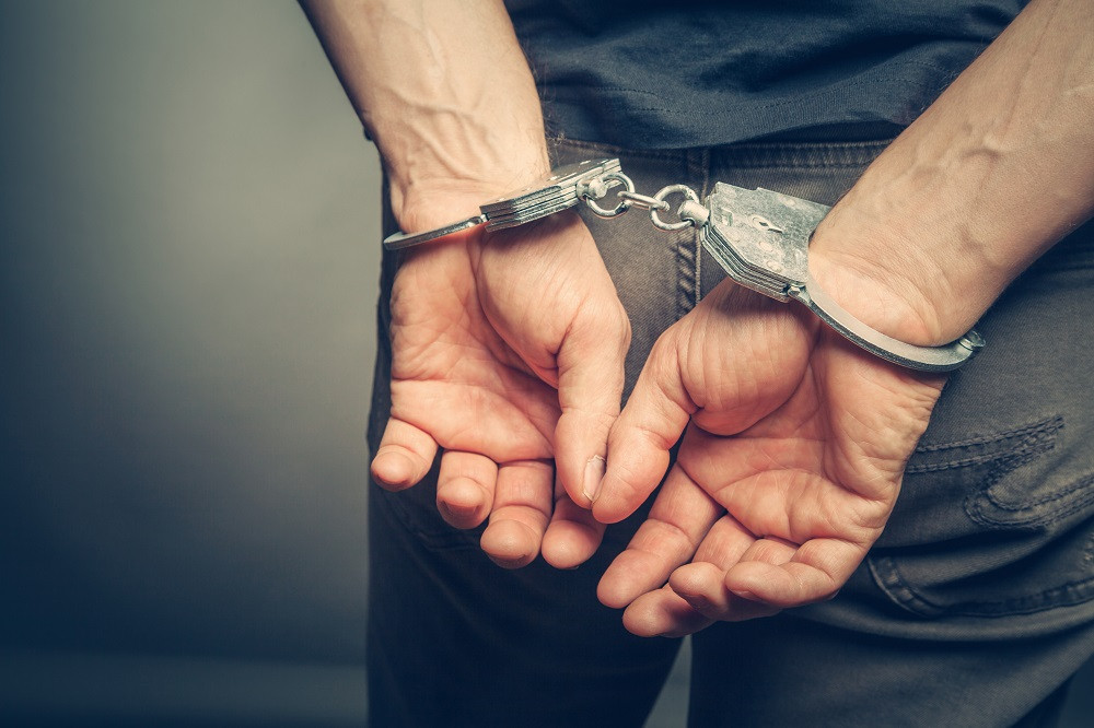 القبض على 33 مجرماً متورطاً بقضايا غسيل الأموال باستخدام العملات الرقمية