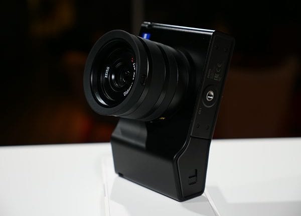 كاميرا Zeiss ZX1