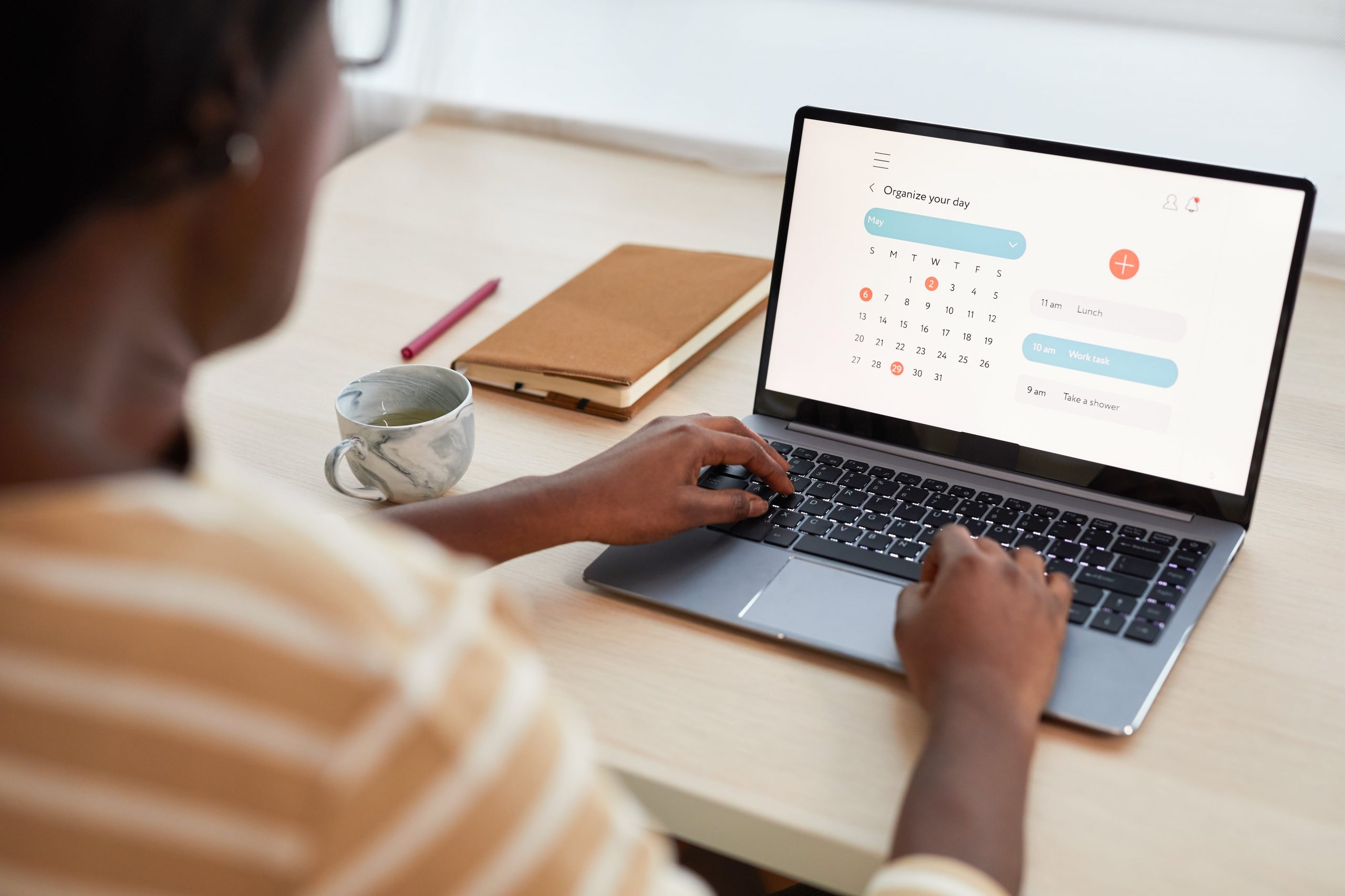العمل عن بعد: 8 تطبيقات لتتبع العمل
