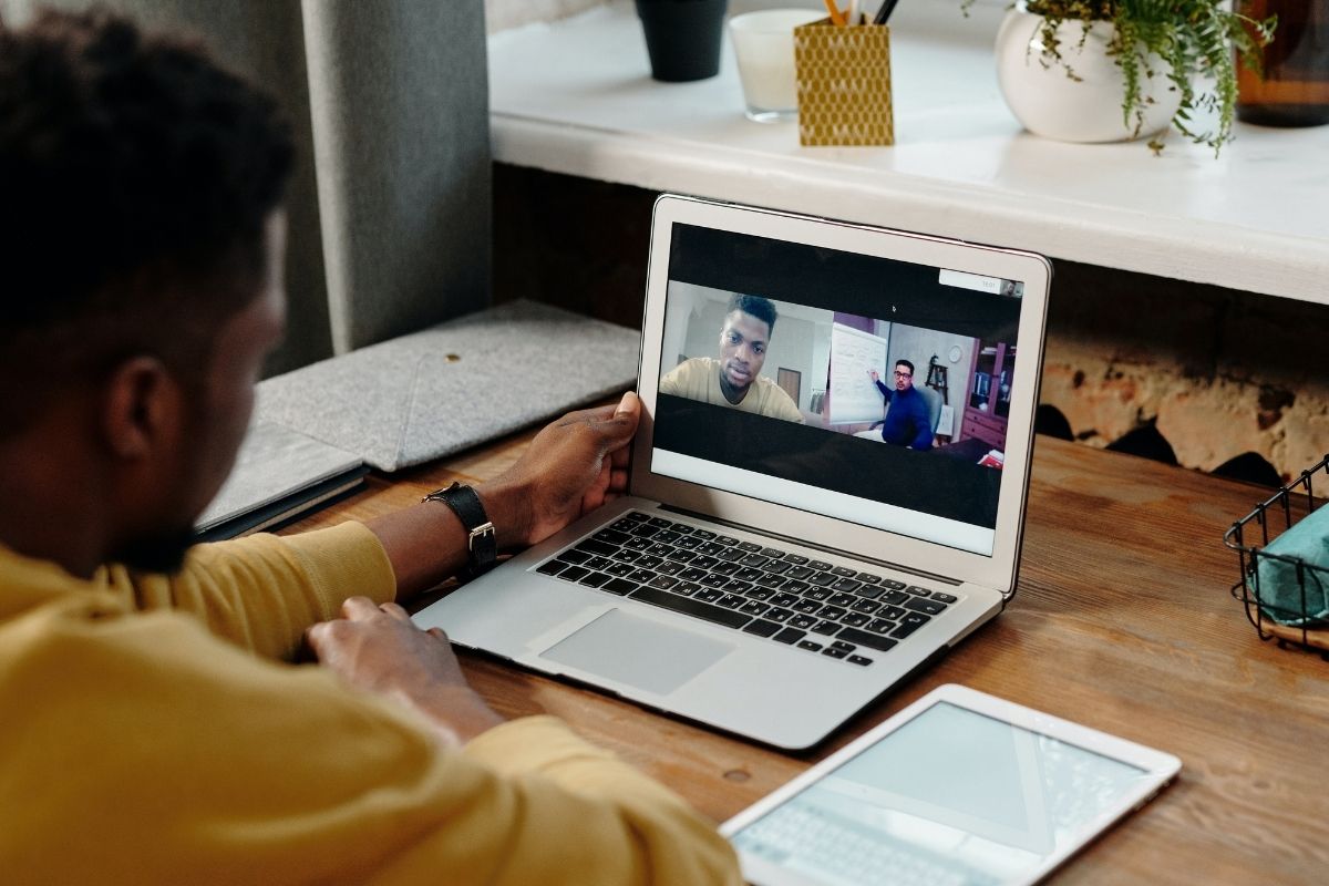 اهمية التعليم عن بعد