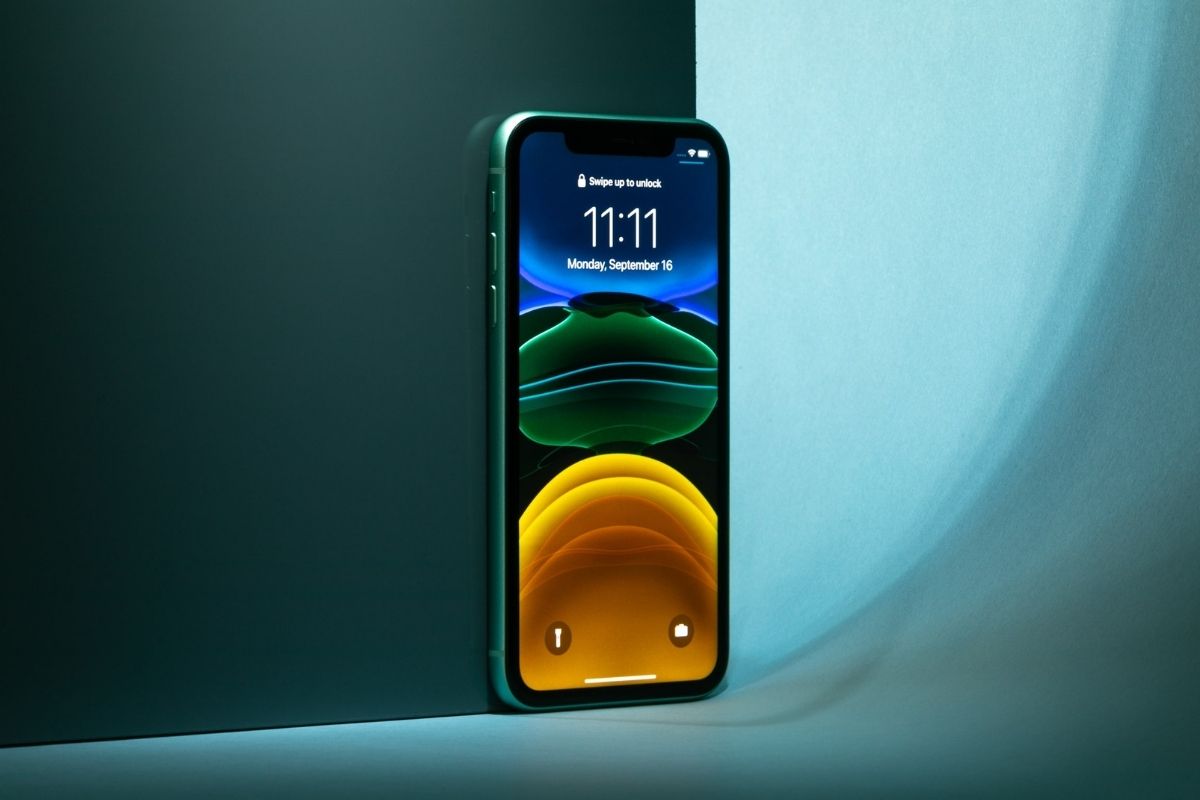 سعة بطارية ايفون 11