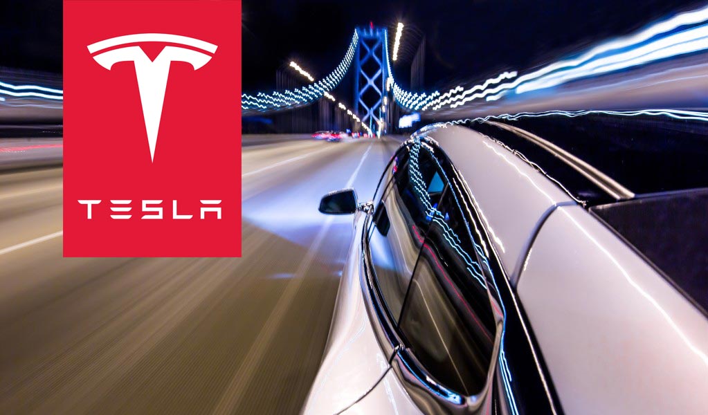 بعد حادث أودى بحياة شخصين، Tesla تنكر أن برمجياتها للقيادة الذاتية مسؤولة عن الحادث
