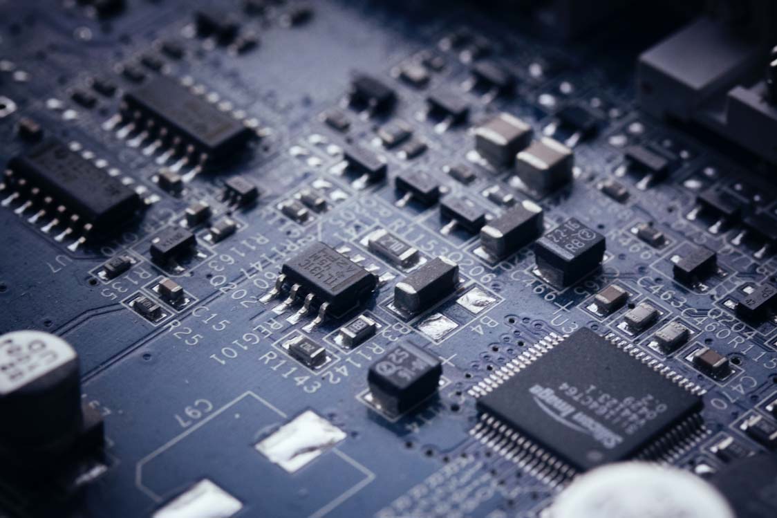 لماذا لا يمكنك ترقية ذاكرة الرسوميات بشكل مشابه لترقية ذاكرة الوصول العشوائي في الحاسوب؟