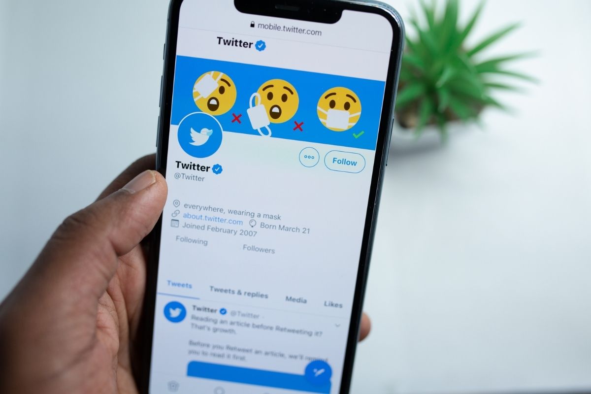 كيف اعرف من يتصفح حسابي في تويتر