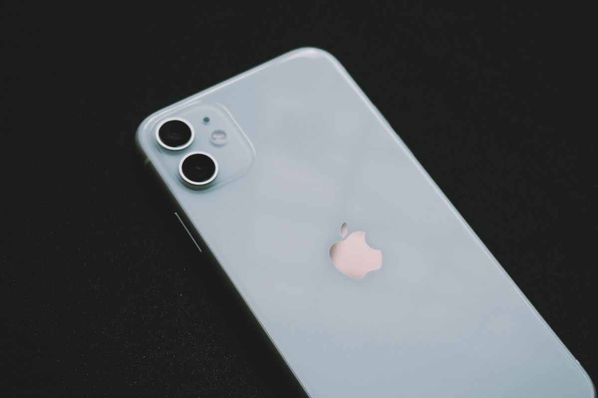 سعر ايفون 11 في الكويت