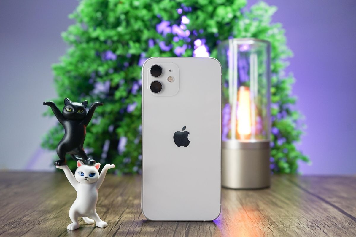 سعر ايفون 12 في الكويت