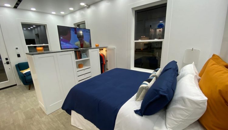 شاهد منزل إيلون ماسك الصغير مسبق الصنع. ولماذا هناك طلب كبير على هذه المنازل؟