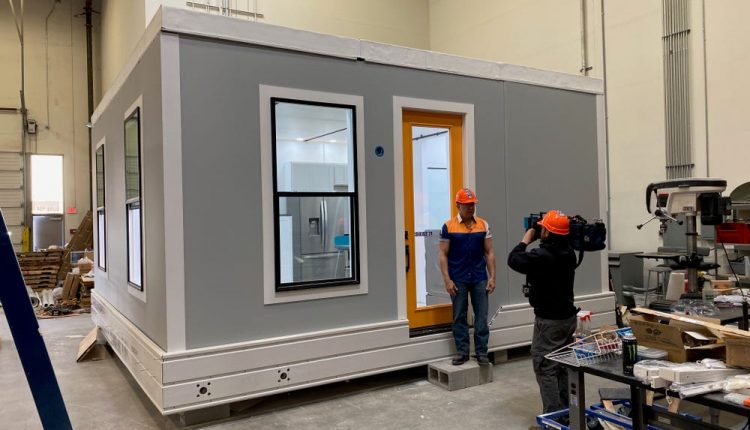 شاهد منزل إيلون ماسك الصغير مسبق الصنع. ولماذا هناك طلب كبير على هذه المنازل؟