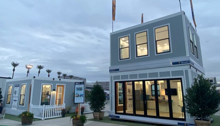 شاهد منزل إيلون ماسك الصغير مسبق الصنع. ولماذا هناك طلب كبير على هذه المنازل؟