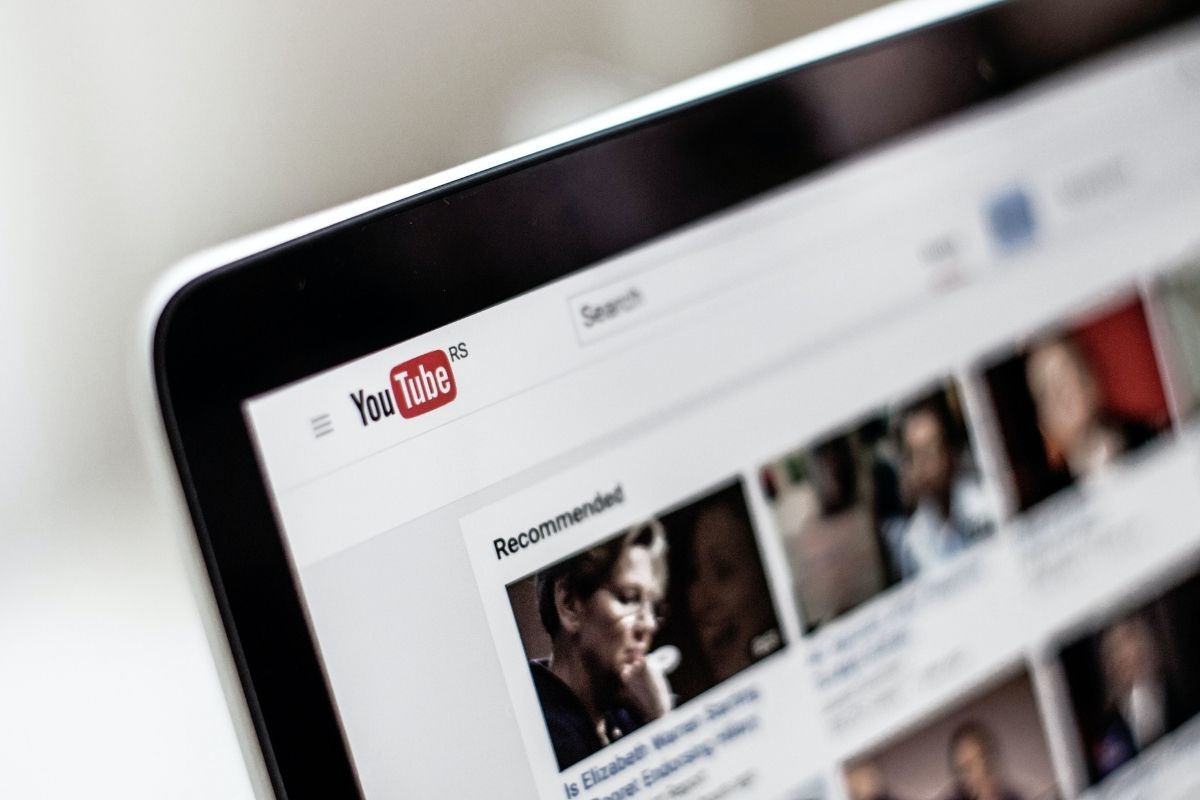 البحث في اليوتيوب