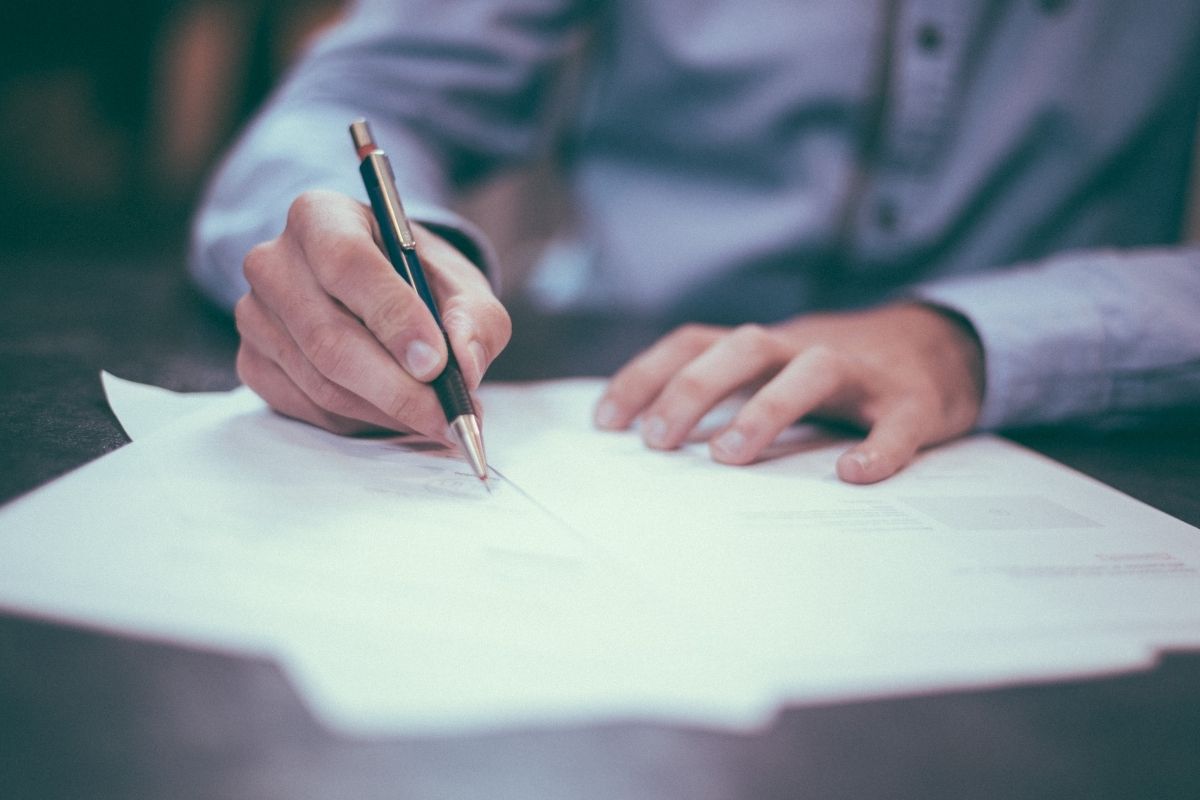 الاستقالة من العمل