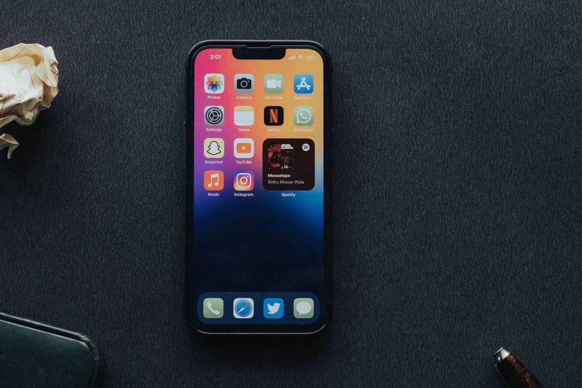 سعر ايفون 13