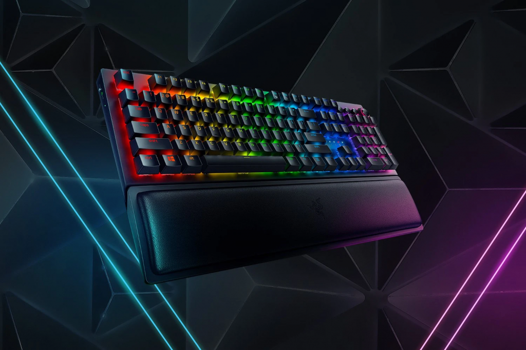 ٣ طرق للاتصال، تجعلك تشعر بالفرق عند استخدام كيبورد RAZER BLACKWIDOW V3 PRO