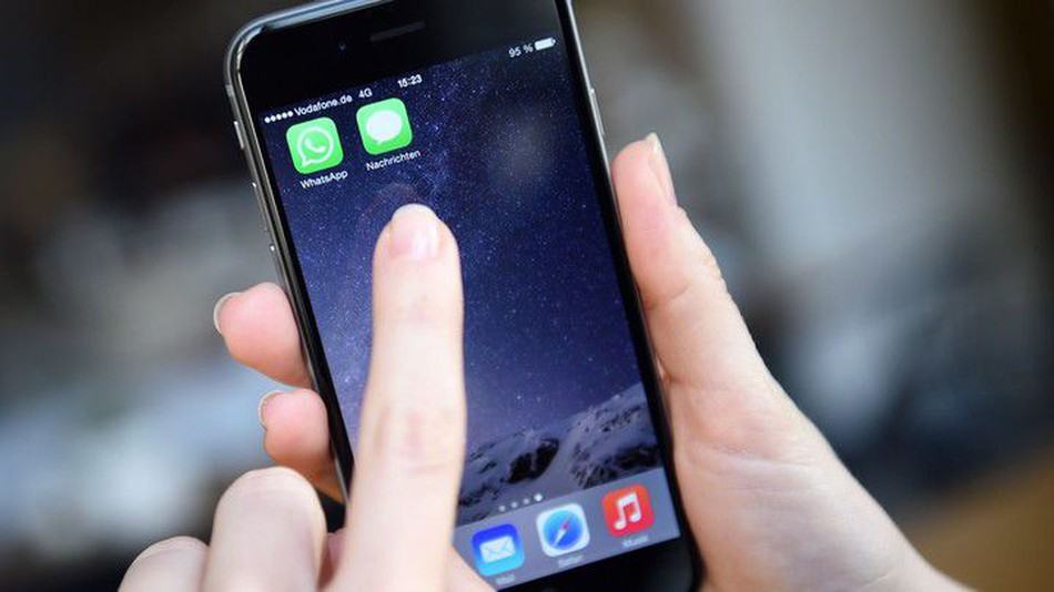 واتس اب تسمح بإرسال الرسائل عند عدم الاتصال بالإنترنت على iOS