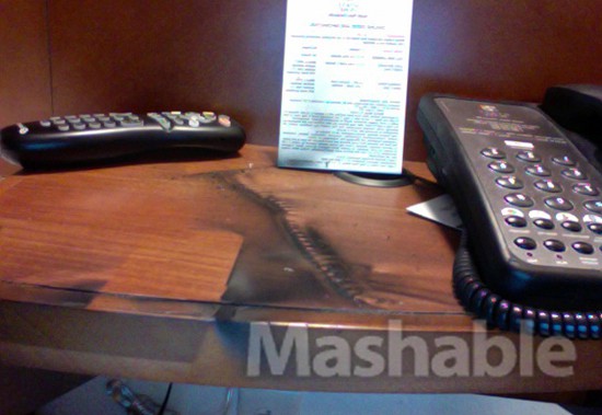 هاتف آي فون 4 ينفجر بدخان هائل في غرفة امرأة من ولاية كولورادو (صور)