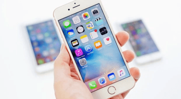 apple reduces iphone production