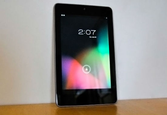 نفاذ الحاسوب اللوحي Nexus 7 في يومه الأول