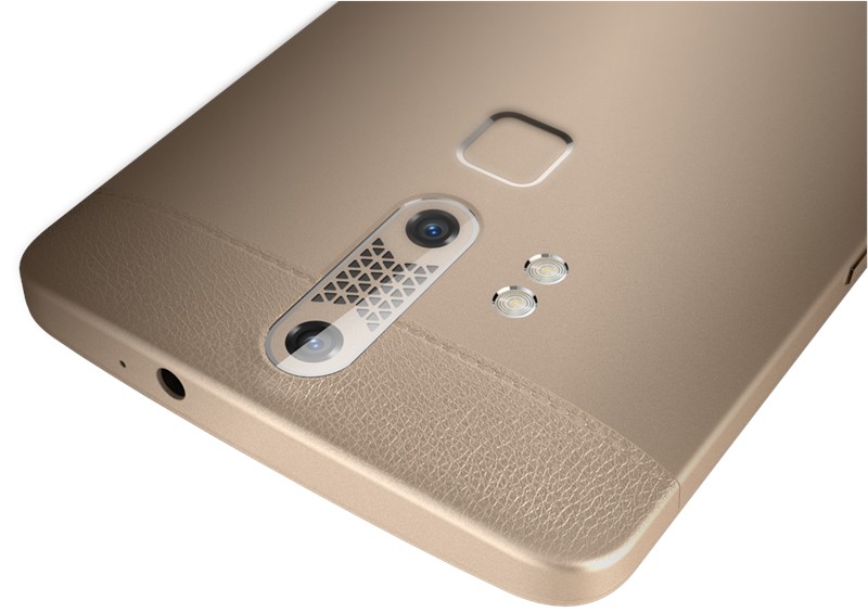 zte AXON
