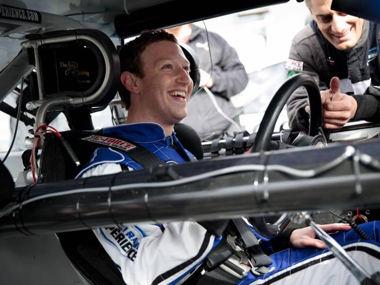 هل يطيح المستثمرون ب مارك زوكربرج من رئاسة مجلس إدارة فيسبوك؟