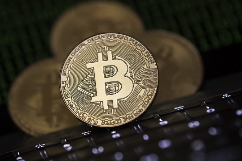 هل كان السعر الجنوني لعملة بيتكوين العام الماضي مجرد خدعة؟