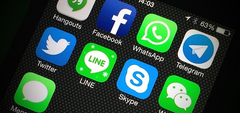 تقرير واتس آب يتجاوز فيسبوك ليكون التطبيق الأكثر شعبية