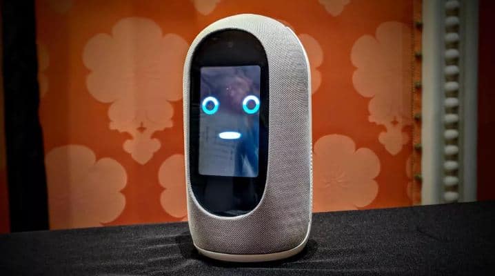 معرض CES 2019 مساعد مايكروفت الذكي طفل يحبو ضمن عائلة المساعدات الذكية