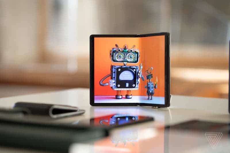 هاتف TCL القابل للطي 5