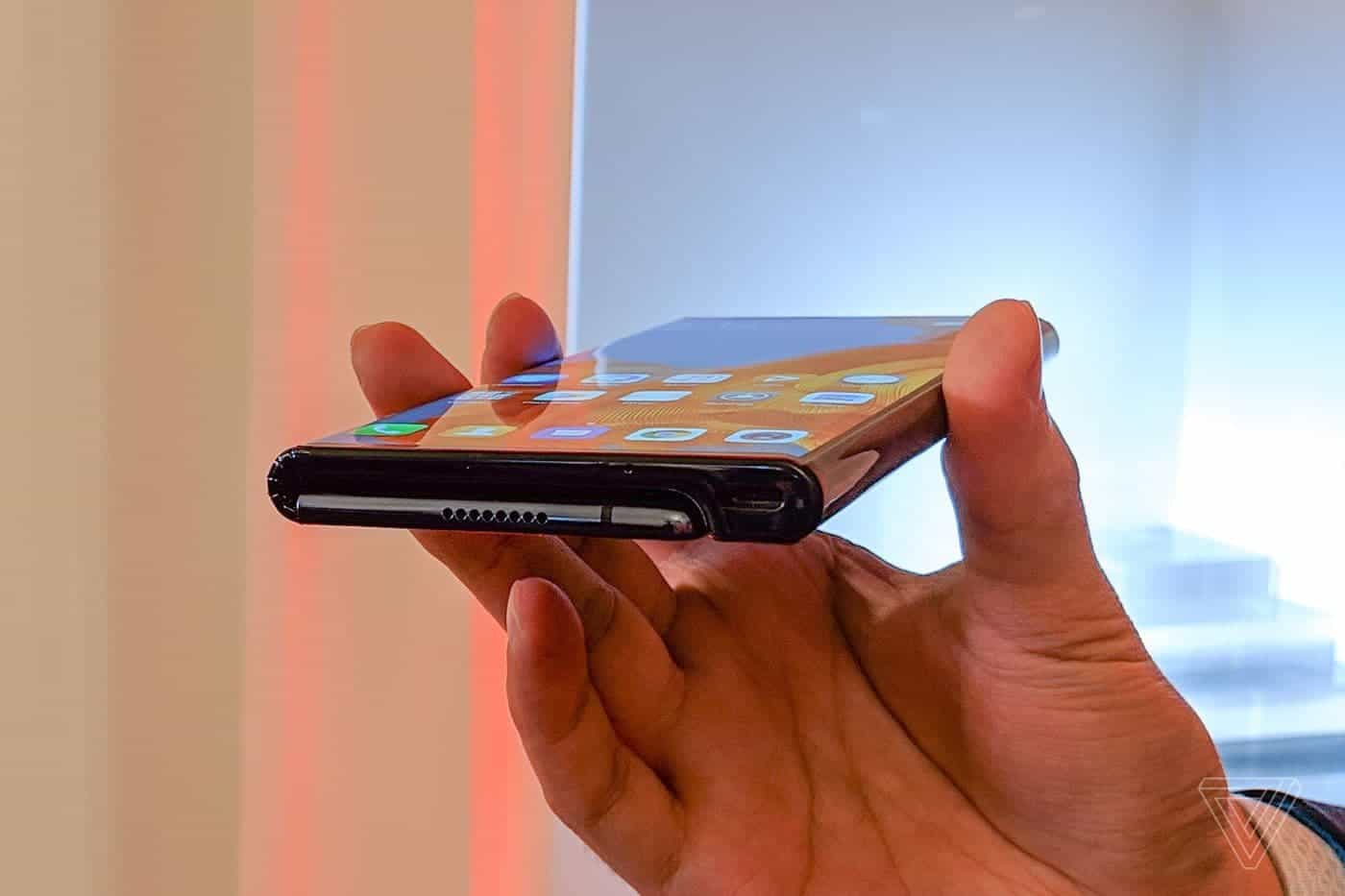 huawei mate x folded mwc2019