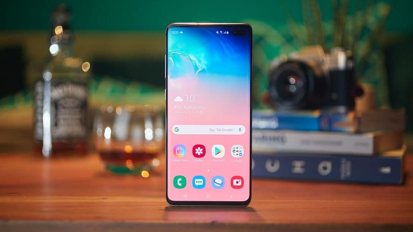 samsung galaxy s10 plus front