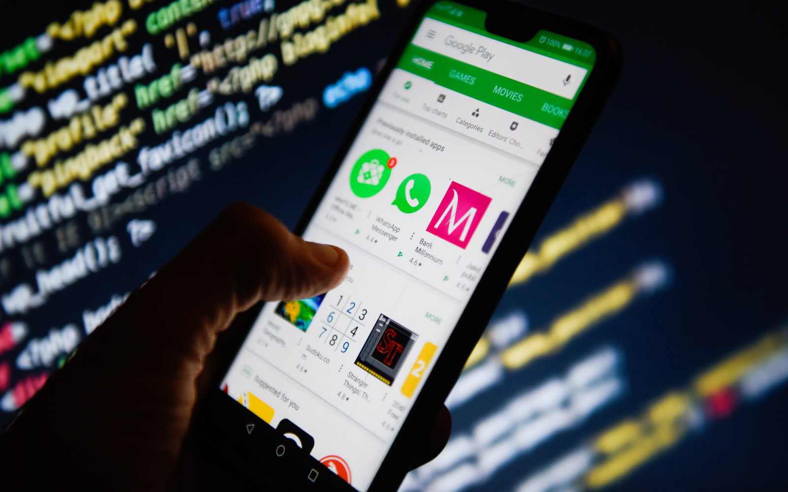 تطبيقات تبث إعلانات احتيالية جوجل تسحب تطبيقات صينية شهيرة من متجرها إثر عمليات احتيال إعلانية