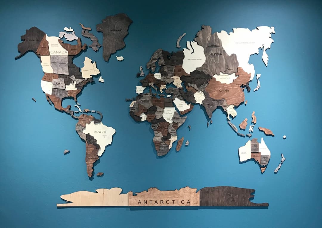 خريطة العالم الخشبية ثلاثية الأبعاد