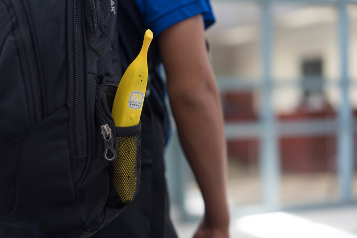 هاتف الموز الجديد ليس هاتفًا وإنما سماعة بلوتوث على شكل موزة