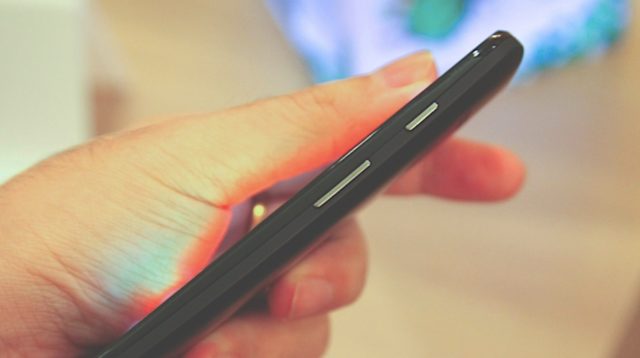 كيف تستخدم هاتفك في حالة كسر أو تعطيل زر الطاقة في هواتف أندرويد؟