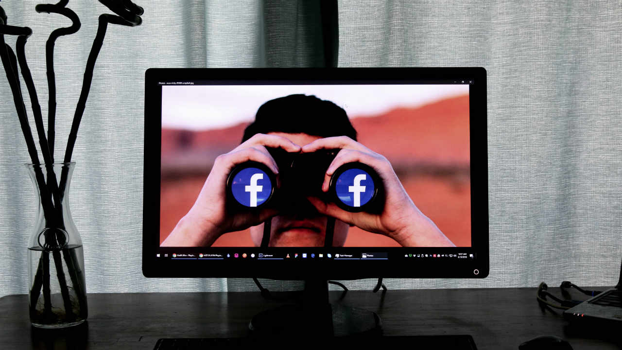 فيسبوك قد تحظر الإعلانات السياسية قبل الانتخابات الأميركية