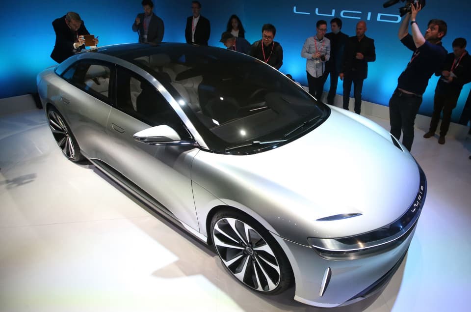 سيارة Lucid Air الكهربائية يمكن شحنها في أقل من نصف ساعة